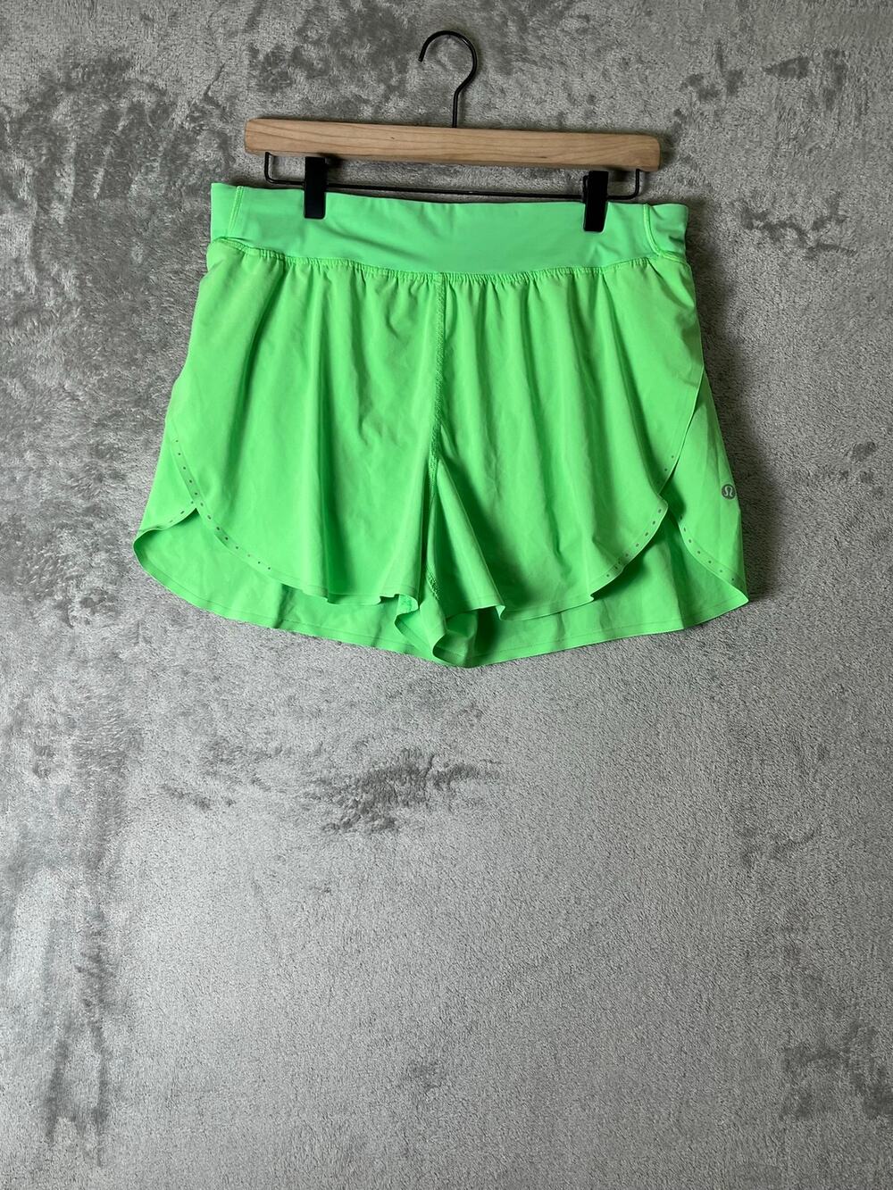 Lululemon Fast and Free Reflective High-Rise Classic-Fit Short 3" Pistachio 10